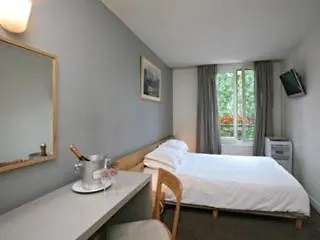 Du Parc Saint Charles 2* Parijs